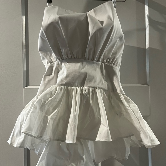 White halted Top Size Med. Run a bit smaller than I expected. - Picture 2 of 2